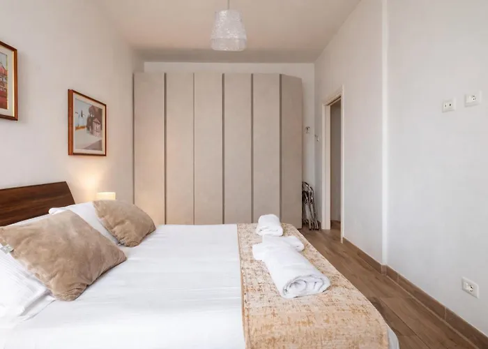 Ponte Vecchio Newly Restyled Flat, Walk Everywhere شقة