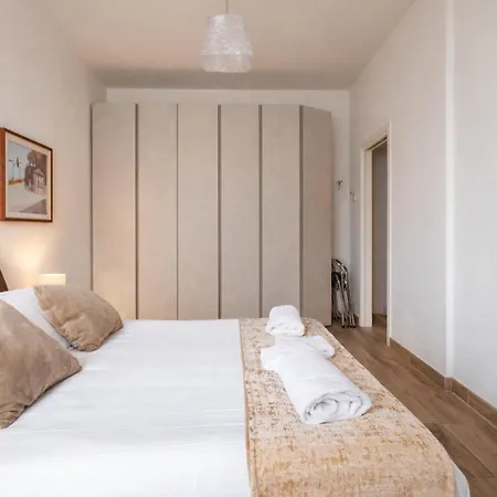 Ponte Vecchio Newly Restyled Flat, Walk Everywhere Daire